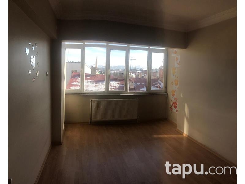 Sivas Merkez Çarşıbaşı Mahallesi'nde İskanlı 3+1 Daire