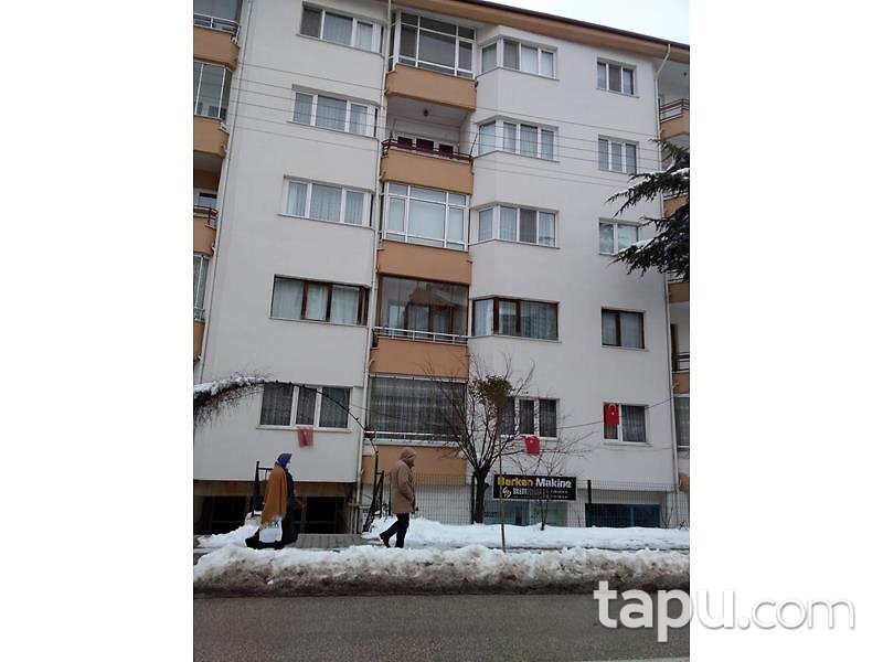 Bolu Merkez Gölyüzü Mahallesi'nde 3+1 142 m2 Daire