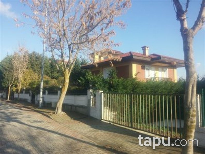 Büyükçekmece Türkoba Tepe Kent Sitesi'nde 5+1 Teraslı Havuzlu Villa