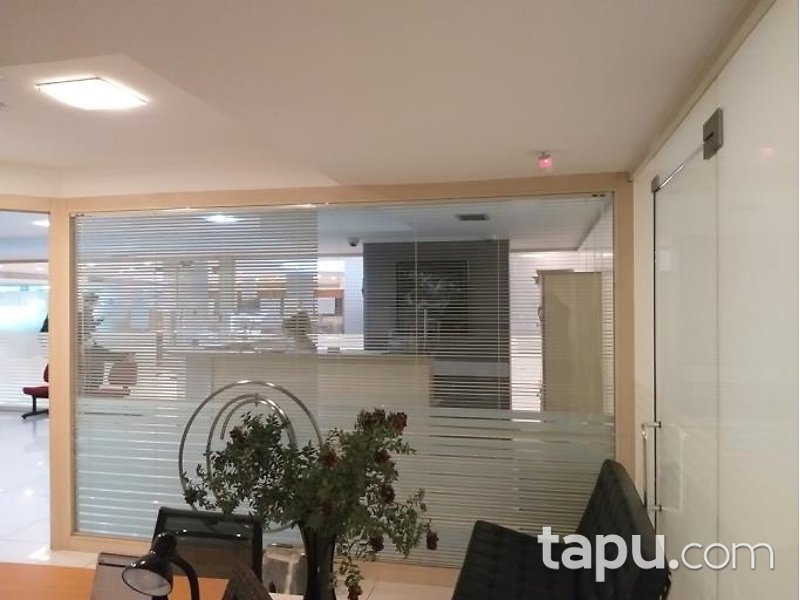 İstanbul Şişli Polat Plaza'da 45 m2 İskanlı Dükkan