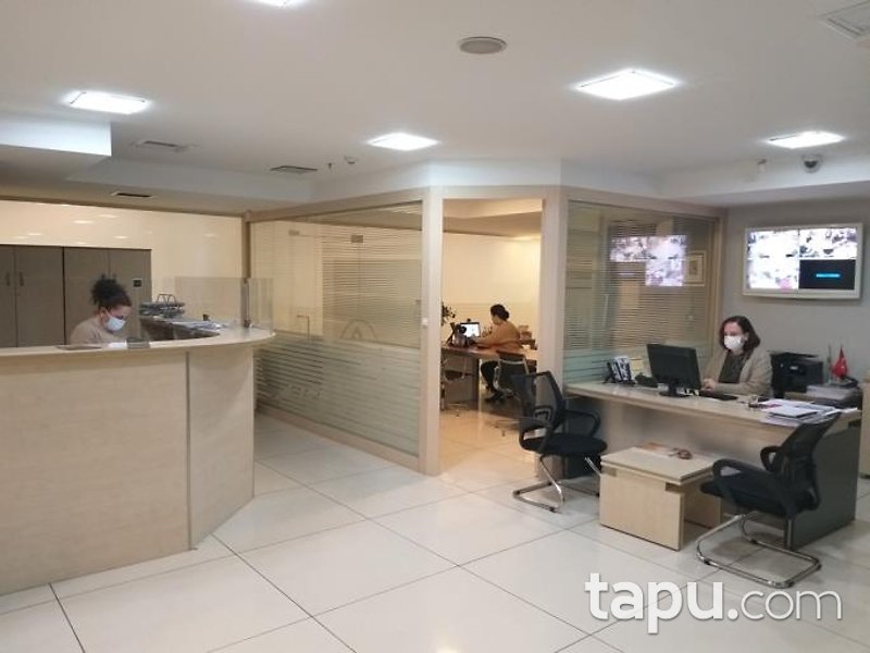 İstanbul Şişli Polat Plaza'da 45 m2 İskanlı Dükkan