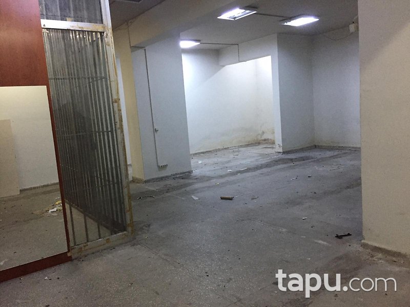 İstanbul Şişli Meşrutiyet Sosko İşmerkezi'nde 83 m2 Dükkan