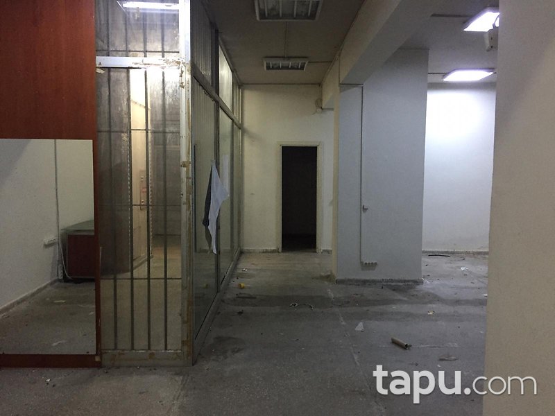 İstanbul Şişli Meşrutiyet Sosko İşmerkezi'nde 83 m2 Dükkan