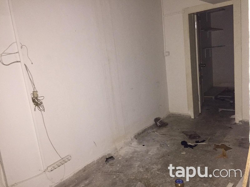 İstanbul Şişli Meşrutiyet Sosko İşmerkezi'nde 83 m2 Dükkan