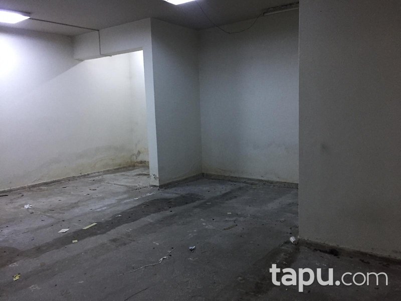 İstanbul Şişli Meşrutiyet Sosko İşmerkezi'nde 83 m2 Dükkan
