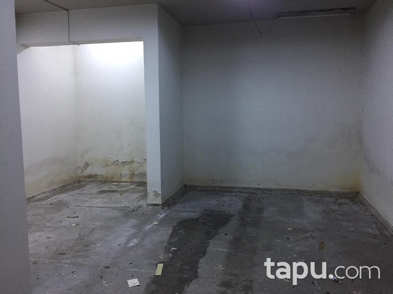 İstanbul Şişli Meşrutiyet Sosko İşmerkezi'nde 83 m2 Dükkan