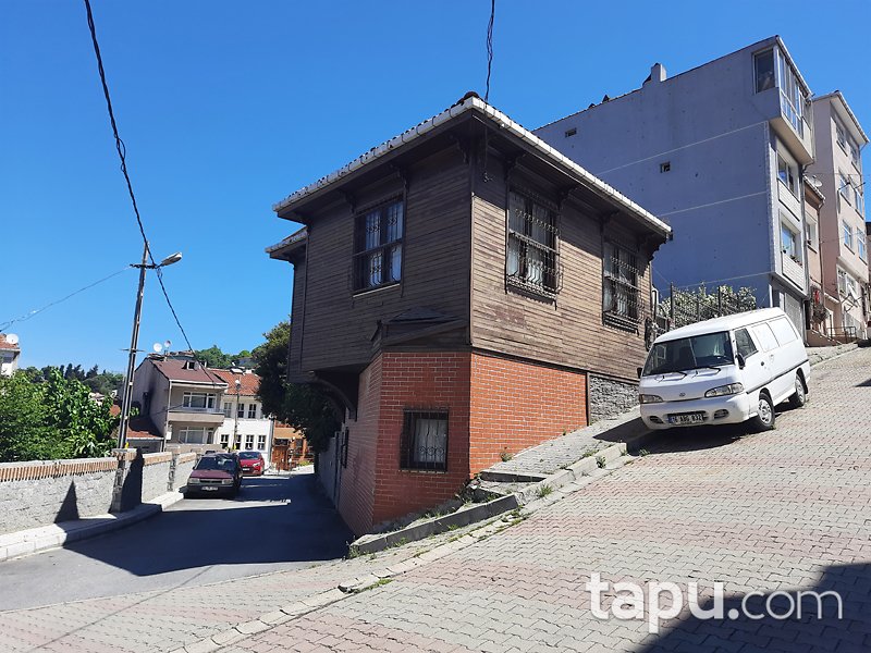 İstanbul Üsküdar İcadiye Mahallesi'nde 138 m2 Bahçeli Ahşap Bina