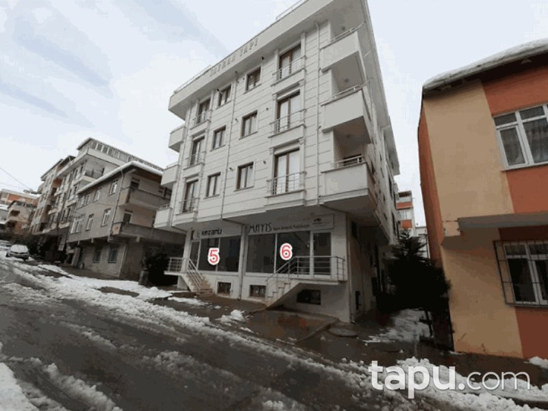 İstanbul Sancaktepe Atatürk Mahallesi'nde 66 m2 Depolu Dükkan