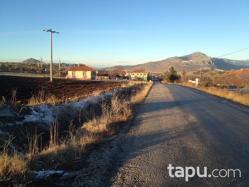 Burdur Yeşilova Orhanlı Mahallesi'nde 2163 m2 Tarla