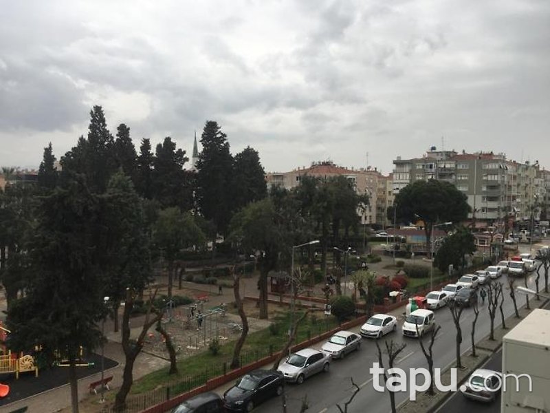 İzmir Karşıyaka Bahariye Mahallesi'nde 3+1 122 m2 İskanlı Daire