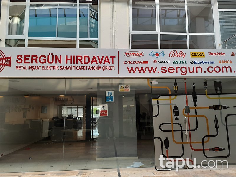 İstanbul Şişli Perpa İş Merkezi'nde 166 m2 2 Adet Dükkan