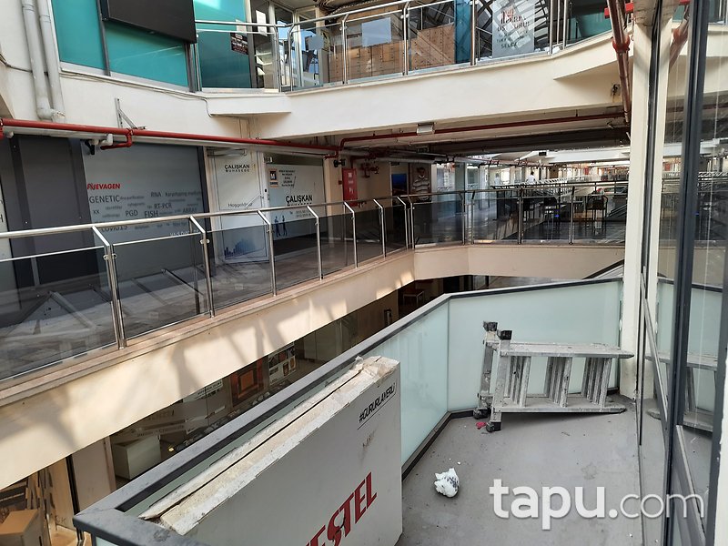 İstanbul Şişli Perpa İş Merkezi'nde 166 m2 2 Adet Dükkan