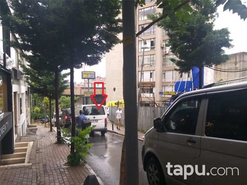 İstanbul Şişli Meşrutiyet Sosko İşmerkezi'nde 83 m2 Dükkan