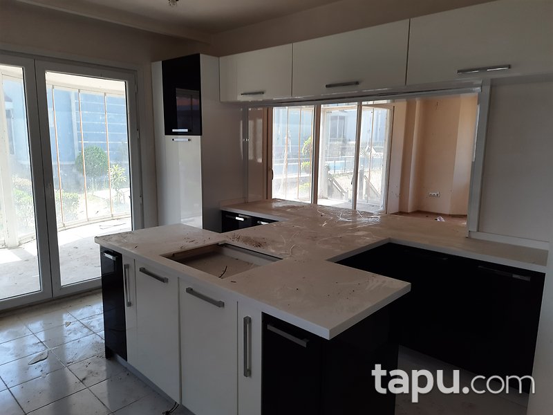 İstanbul Silivri Royal City Sitesi'nde 5+1 Tripleks Villa