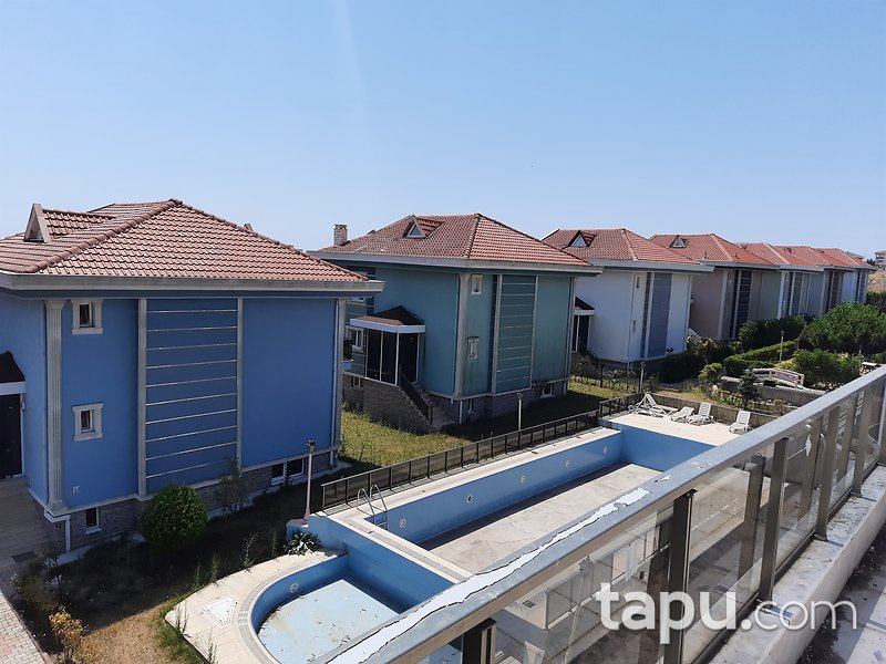 İstanbul Silivri Royal City Sitesi'nde 5+1 Tripleks Villa