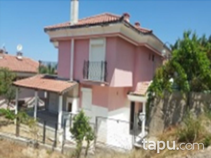 Aydın Kuşadası Hacıfeyzullah Mahallesi Can Evler Sitesi'nde 3+1 Villa