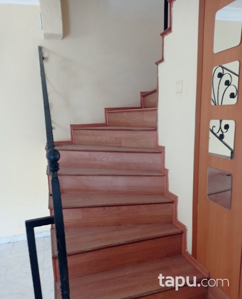 Aydın Kuşadası Hacıfeyzullah Mahallesi Can Evler Sitesi'nde 3+1 Villa