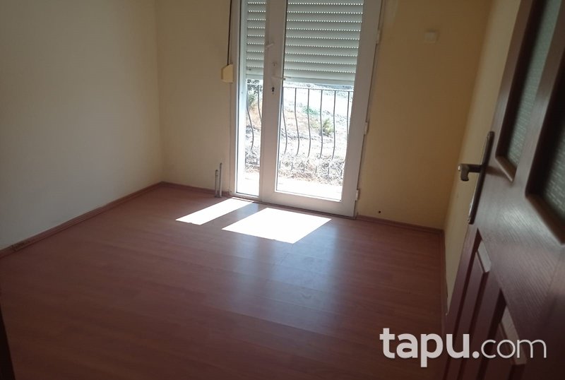 Aydın Kuşadası Hacıfeyzullah Mahallesi Can Evler Sitesi'nde 3+1 Villa