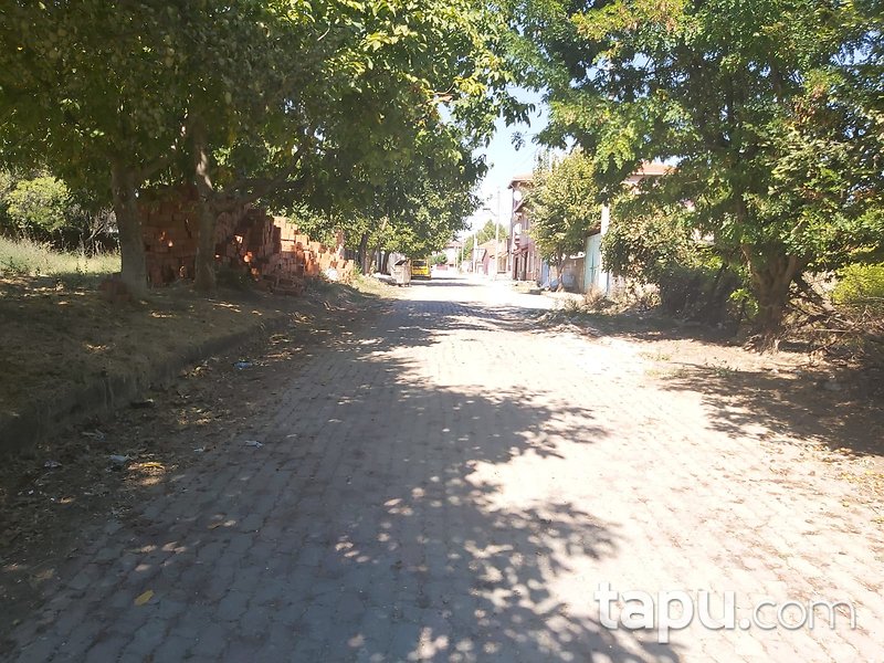 Edirne Merkez Yıldırım Beyazıt Mahallesi'nde 1+1 55 m2 Bahçeli Kargir Ev