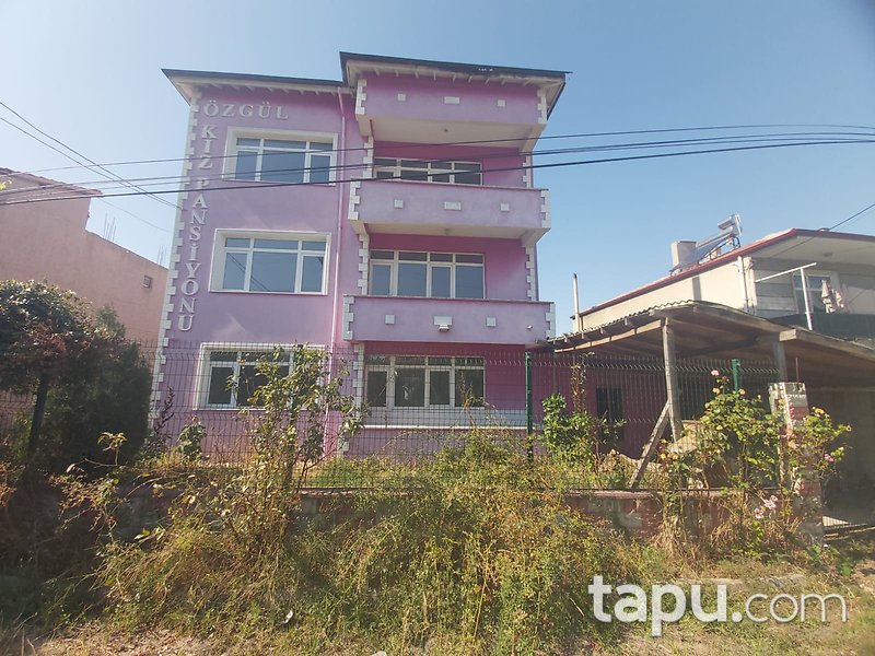 Edirne Havsa Cumhuriyet Mahallesi'nde 9+3 417 m2 Bina