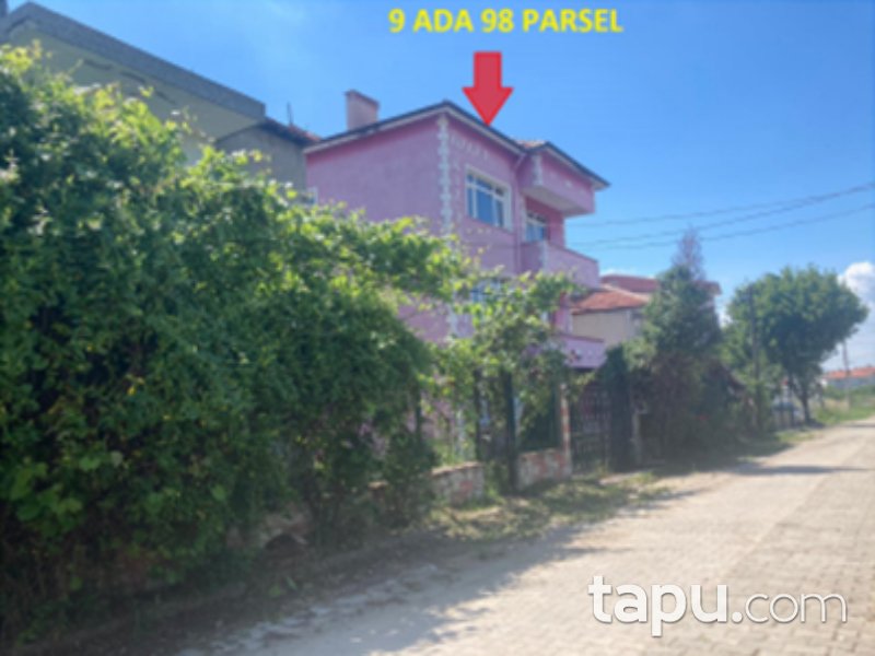 Edirne Havsa Cumhuriyet Mahallesi'nde 9+3 417 m2 Bina
