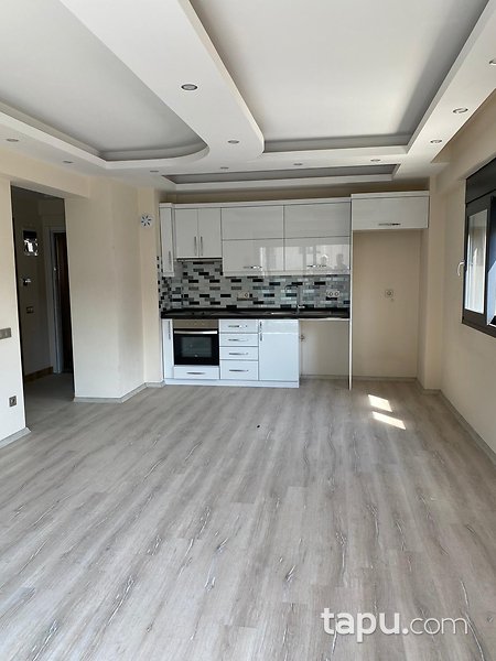 İzmir Bornova Güngör Çolakoğlu Sitesi'nde 1+1 55 m2 Daire