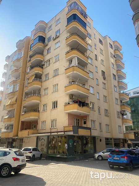 Osmaniye Adnan Menderes Caddesi Safa Evler Sitesi'nde 108 m2 Dükkan