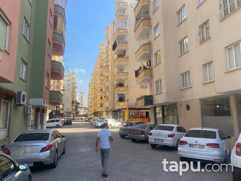 Osmaniye Adnan Menderes Caddesi Safa Evler Sitesi'nde 108 m2 Dükkan