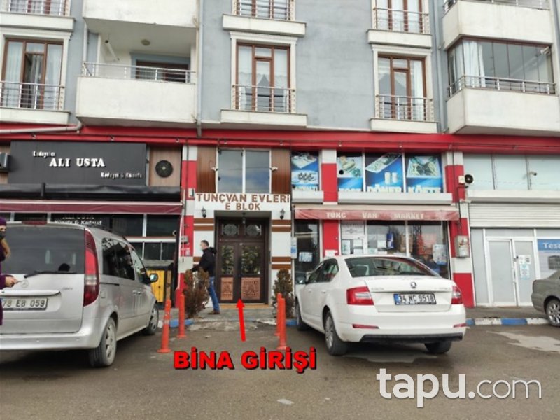 Van İpekyolu Alipaşa Mahallesi'nde 2+1 115 m2 İskanlı Daire