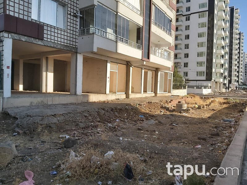 Diyarbakır Kayapınar Özay Residance Sitesi'nde Depolu Dükkan