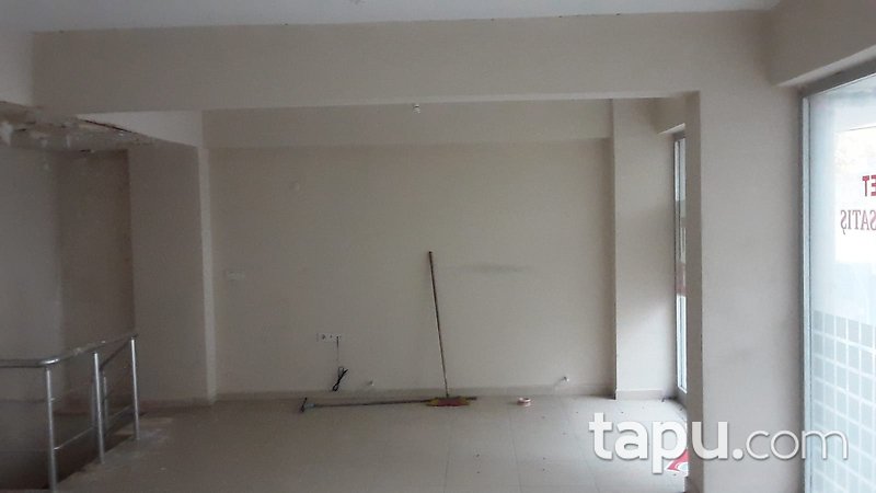 İstanbul Bağcılar 15 Temmuz Mahallesi'nde 94 m2 Depolu Dükkan
