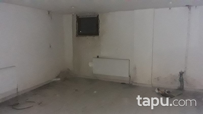 İstanbul Sancaktepe Kemal Türkler Mahallesi'nde 86 m2 Depolu Dükkan