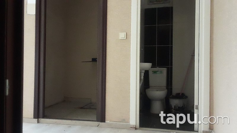 İstanbul Sancaktepe Kemal Türkler Mahallesi'nde 86 m2 Depolu Dükkan