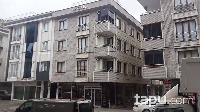İstanbul Sancaktepe Kemal Türkler Mahallesi'nde 157 m2 Depolu Dükkan