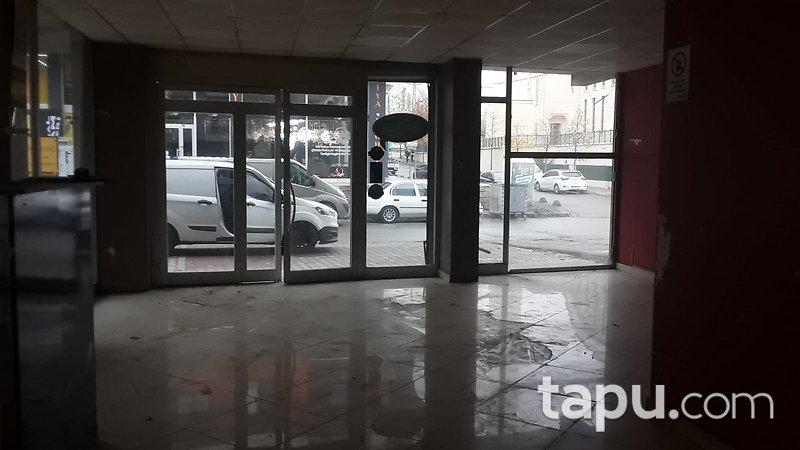 İstanbul Sancaktepe Kemal Türkler Mahallesi'nde 157 m2 Depolu Dükkan