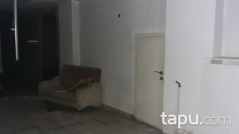 İstanbul Sancaktepe Kemal Türkler Mahallesi'nde 157 m2 Depolu Dükkan