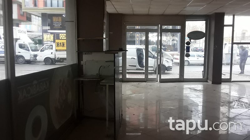 İstanbul Sancaktepe Kemal Türkler Mahallesi'nde 157 m2 Depolu Dükkan