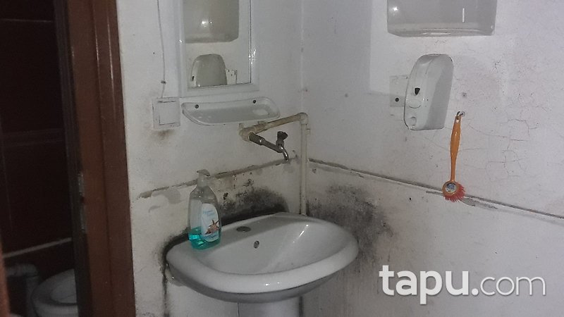 İstanbul Sancaktepe Kemal Türkler Mahallesi'nde 157 m2 Depolu Dükkan
