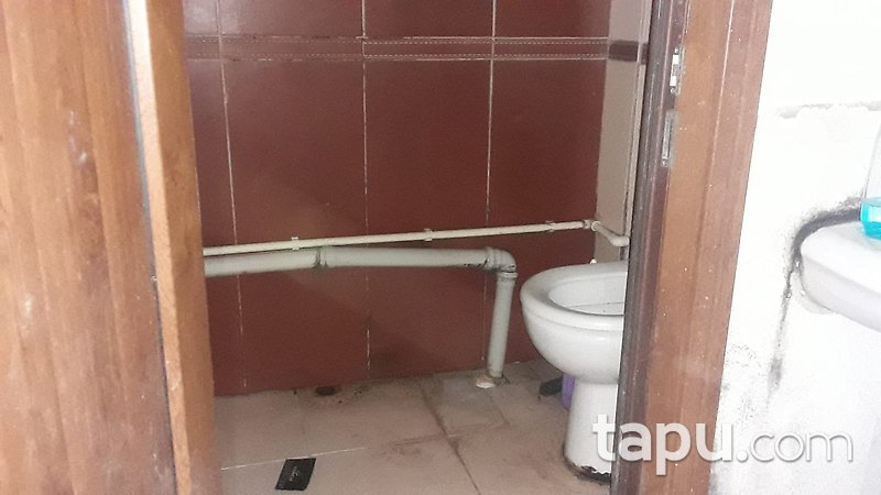 İstanbul Sancaktepe Kemal Türkler Mahallesi'nde 157 m2 Depolu Dükkan