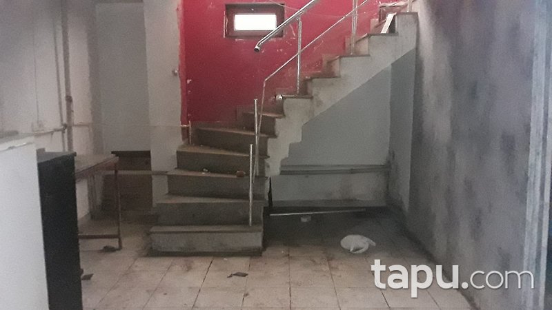 İstanbul Sancaktepe Kemal Türkler Mahallesi'nde 157 m2 Depolu Dükkan