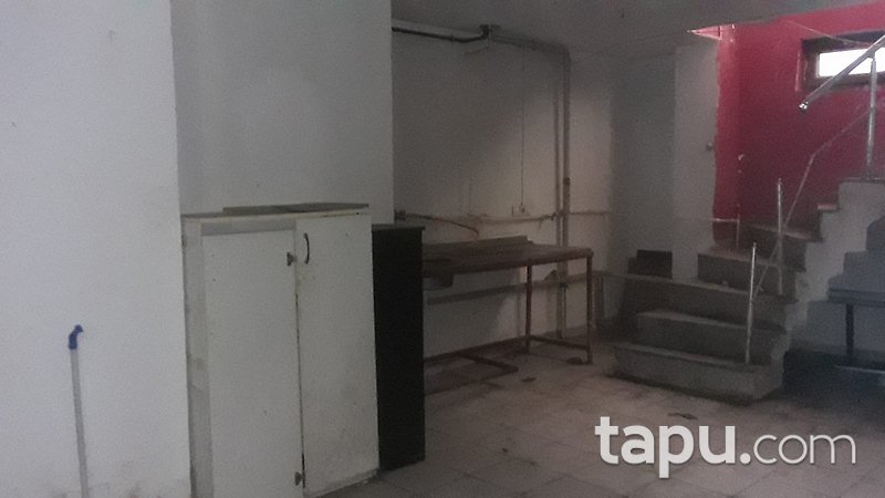 İstanbul Sancaktepe Kemal Türkler Mahallesi'nde 157 m2 Depolu Dükkan