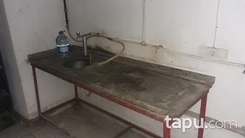 İstanbul Sancaktepe Kemal Türkler Mahallesi'nde 157 m2 Depolu Dükkan