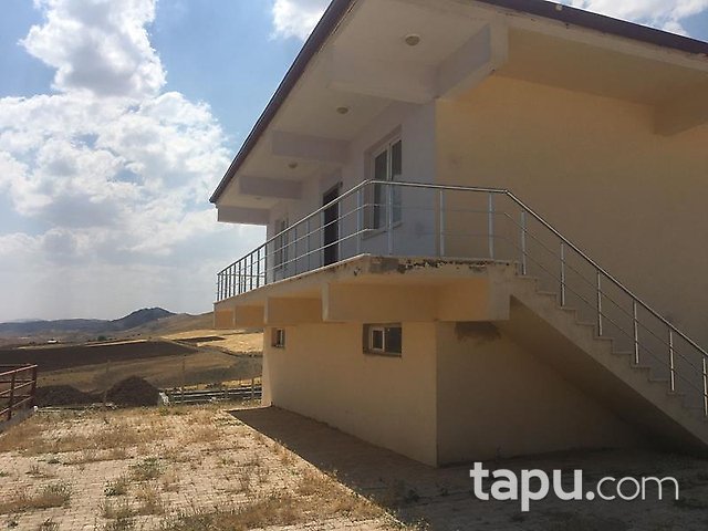 Elazığ Merkez Sedeftepe Mahallesi'nde Bina ve 10 Dönüm Arazi