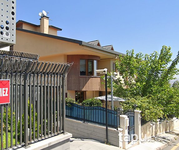 Çankaya İlkbahar Mahallesi'nde Saunalı Havuzlu Bahçeli Villa