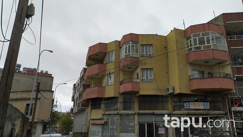Şanlıurfa Siverek Şair İbrahim Rafet Mahallesi'nde İskanlı 125 m2 Daire