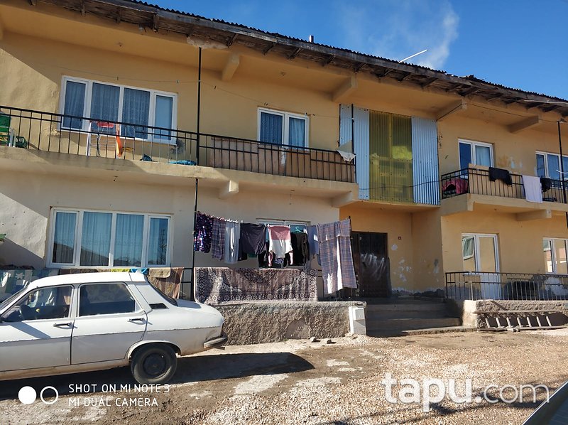 Sivas Kangal Karşıyaka Mahallesi'nde 2+1 454 m2 Kagir Ev ve Arsası