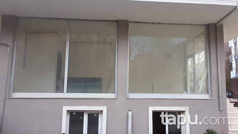 İstanbul Sancaktepe Sarıgazi Mahallesi'nde 50 m2 Depolu Dükkan
