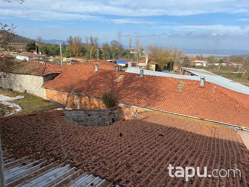 Balıkesir Gönen Çobanhamidiye Mahallesinde 68 m2 Tek Katlı Betonarme Ev, Üç Adet Dam ve Tarla