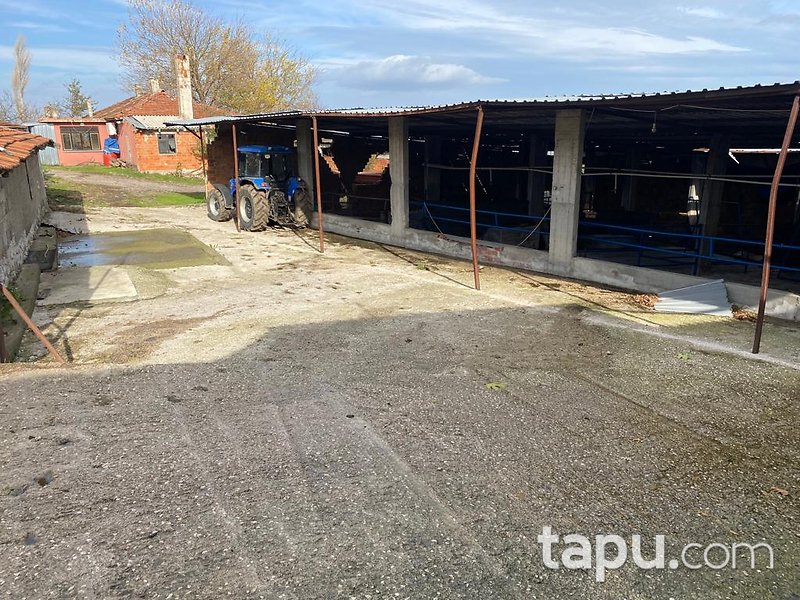 Balıkesir Gönen Çobanhamidiye Mahallesinde 68 m2 Tek Katlı Betonarme Ev, Üç Adet Dam ve Tarla
