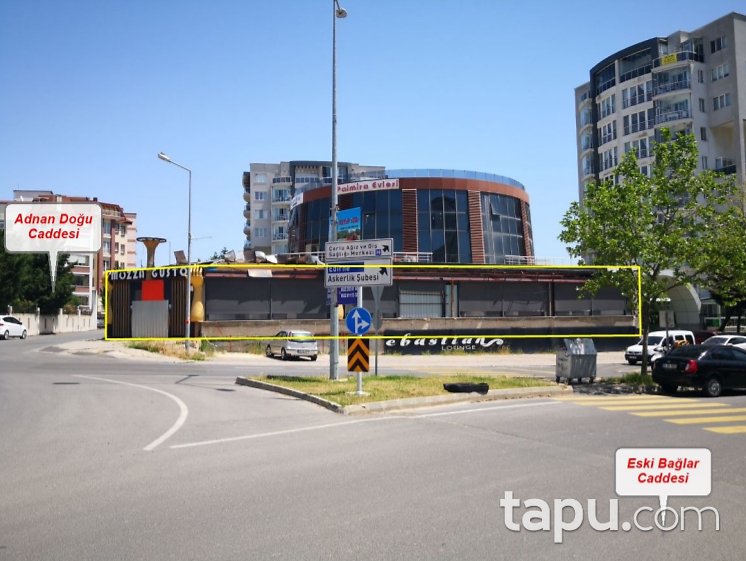 Çorlu Palmiye Evleri'nde Cadde Cepheli 545 m2 Dükkan